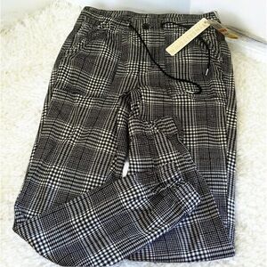 Tinseltown. Pull on pants